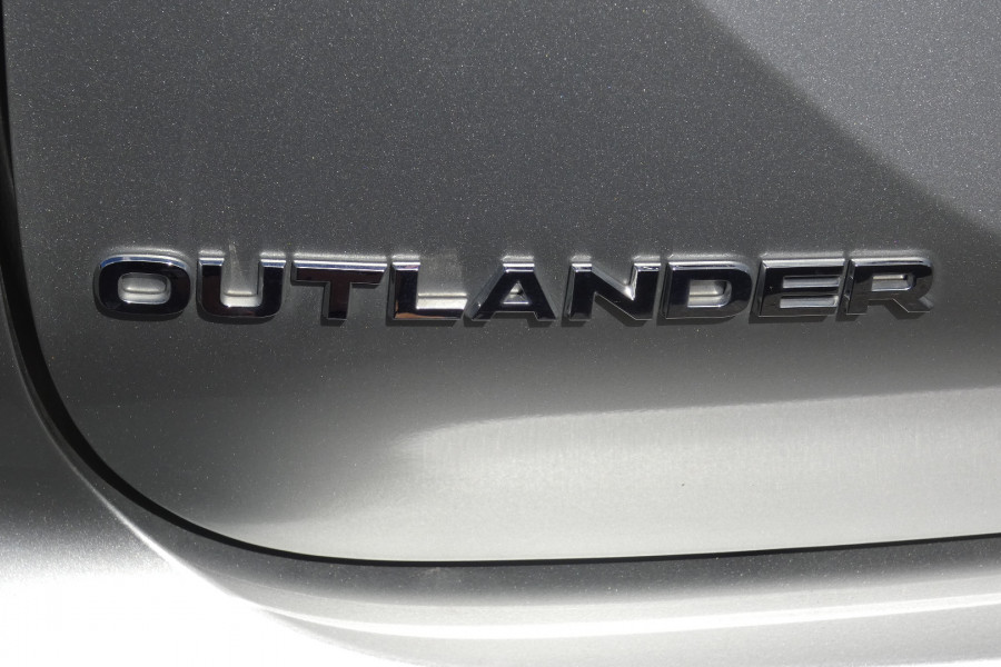 2022 MY22.5 Mitsubishi Outlander ZM MY22.5 ES 7 SEAT 2WD SUV Image 8