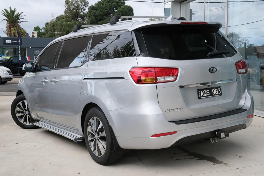 2017 MY18 Kia Carnival YP SLi Van Image 2