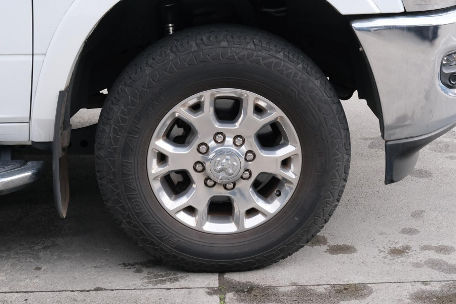 2021 MY22 Ram 2500 DJ Laramie Ute Image 6