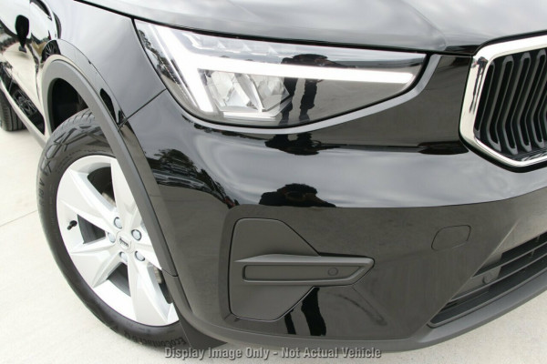 2024 Volvo XC40 XZ Plus B4 SUV Image 2