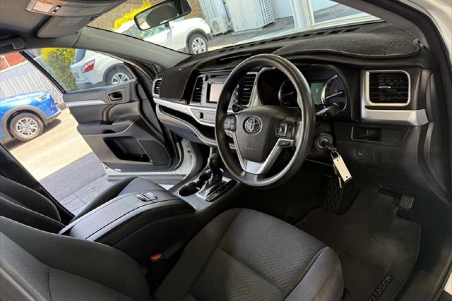 2016 Toyota Kluger GSU50R GX SUV Image 14