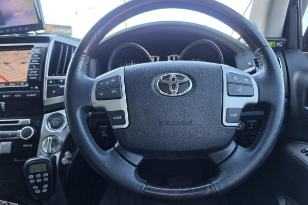2012 MY10 Toyota LandCruiser VDJ200R Sahara SUV Image 25