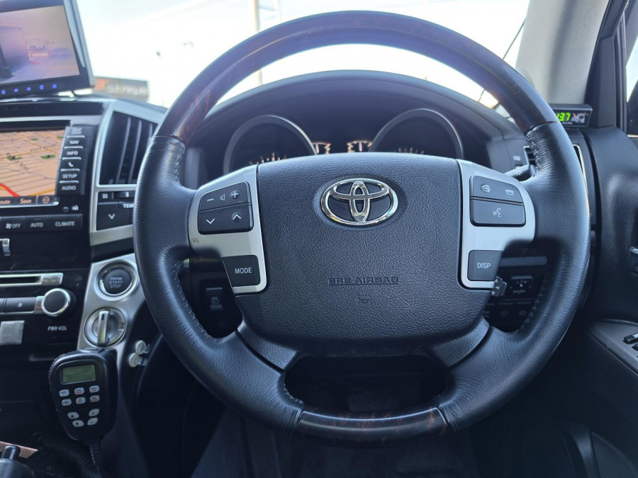 2012 MY10 Toyota LandCruiser VDJ200R Sahara SUV Image 25