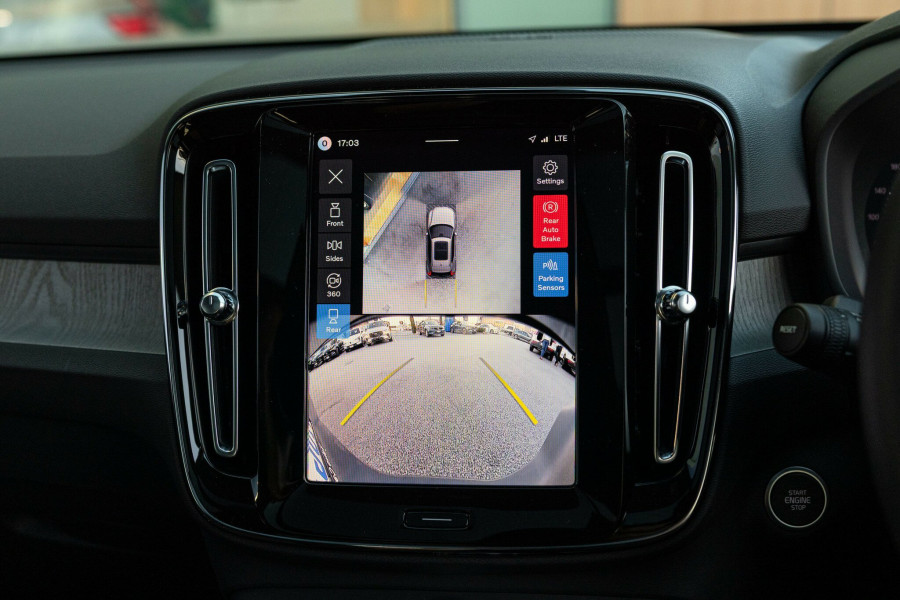 2025 MY26 Volvo XC40 XZ Ultra B4 Bright SUV Image 25