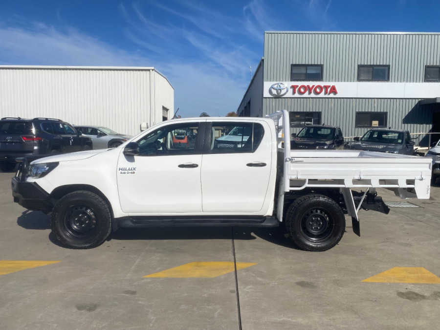 2018 Toyota HiLux  SR Double Cab Pick Up Image 4