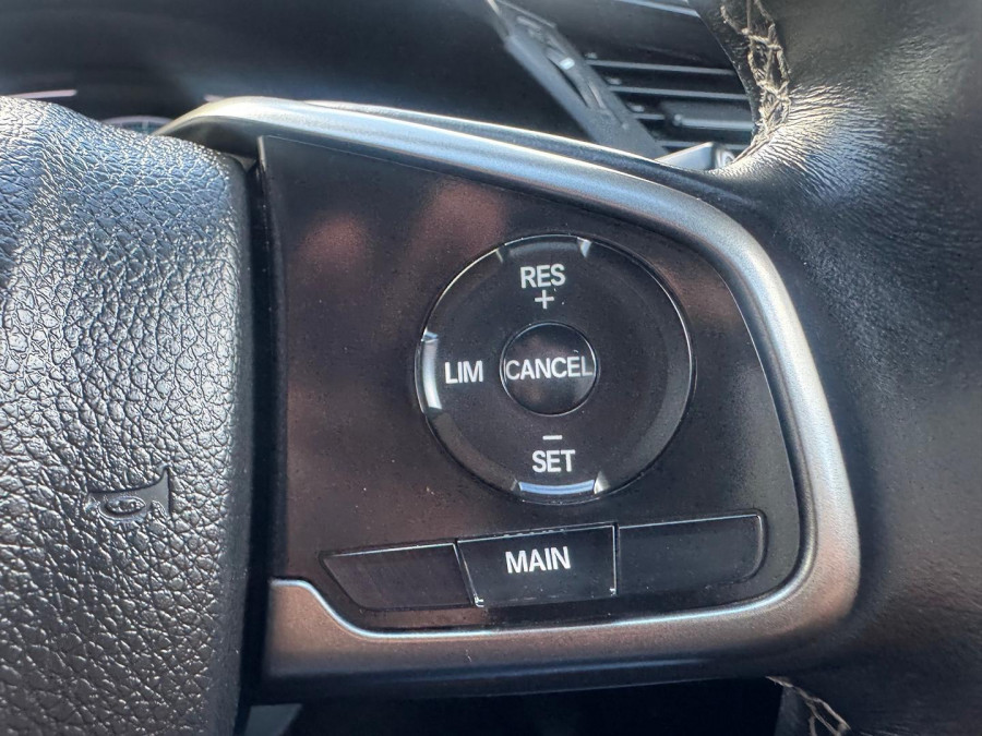 2018 Honda Civic 10th Gen VTi-S Hatch Image 17