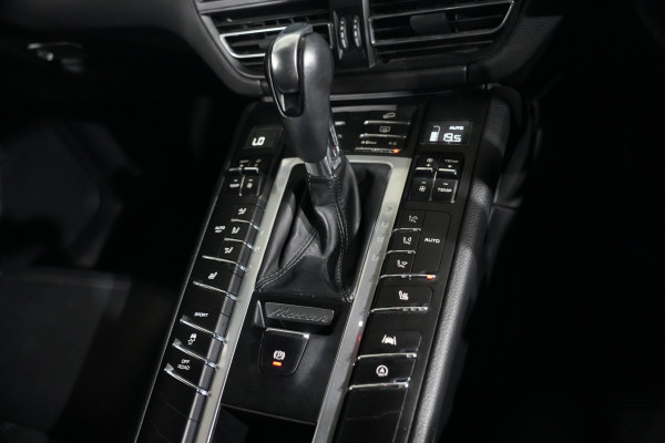 2021 Porsche Macan SUV Image 15