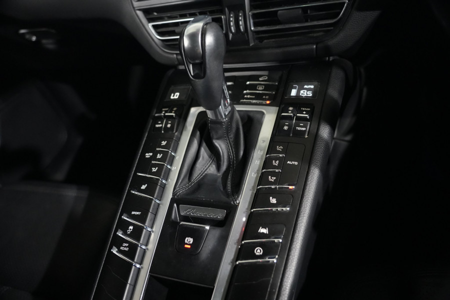 2021 Porsche Macan SUV