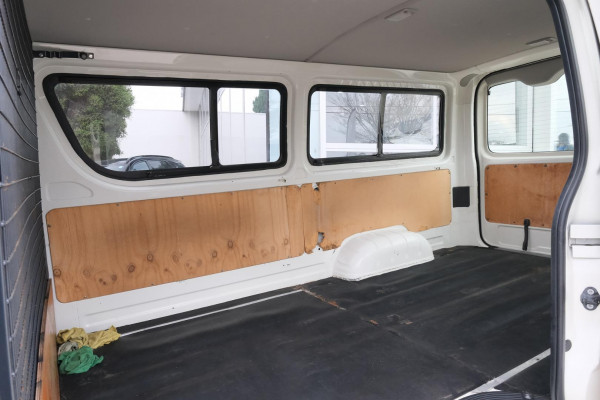 2015 Toyota HiAce KDH  Van Image 11