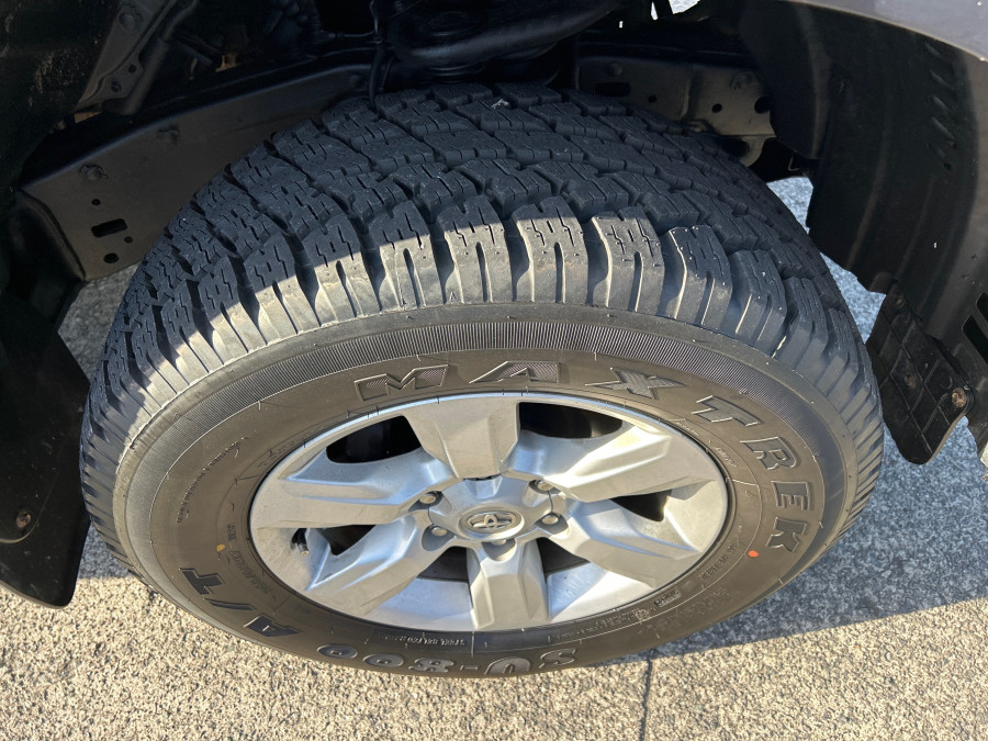 2016 Toyota LandCruiser Prado GDJ150R GXL SUV Image 17