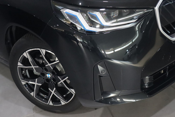 2025 BMW X3 G45 20 xDrive SUV image 2