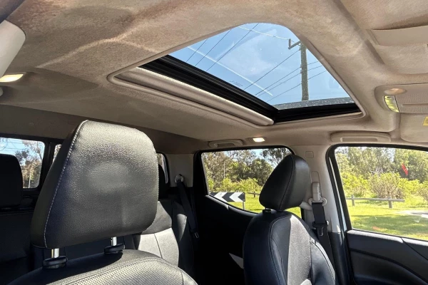 2019 Nissan Navara D23 Series 3 ST-X King Cab Pickup Image 33