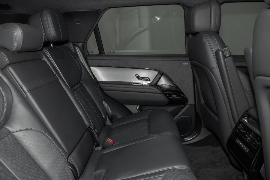 2023 Land Rover Range Rover Sport L461 D300 Dynamic SE SUV Image 3