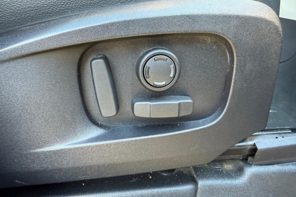 2020 Land Rover Defender L663 110 D240 SE SUV Image 18