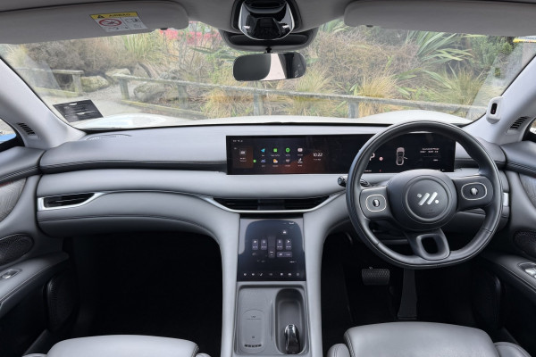 2025 MG IM6 S12L Performance SUV Image 12