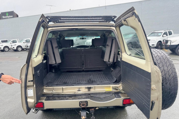 2006 Nissan Patrol GU IV ST SUV Image 14