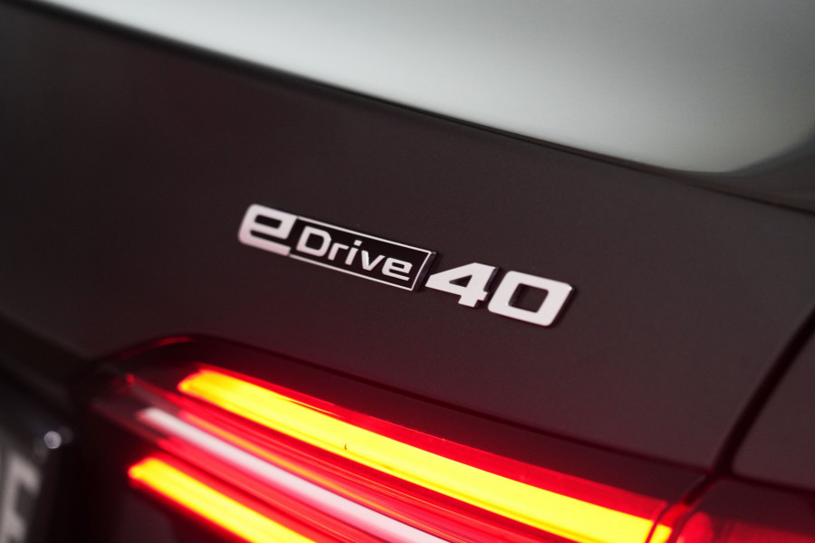 2025 BMW i5 eDrive40 M Sport Sedan Image 8