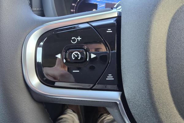 2026 Volvo XC60 UZ Ultra B5 Dark SUV Image 20