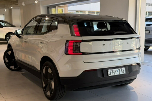 2024 Volvo EX30  Single Motor Extended Range Plus SUV Image 7