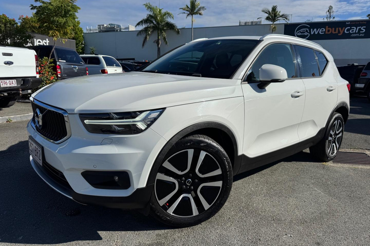 2020 Volvo XC40 XZ T4 Momentum SUV
