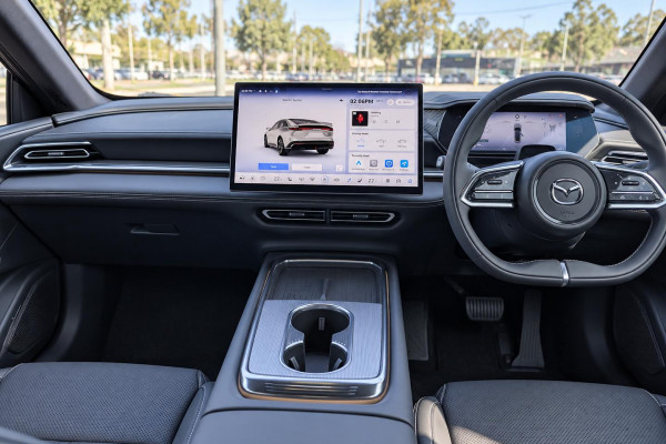 2026 Mazda 6e  GT Hatch Image 30