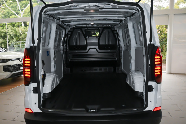 2025 Volkswagen Transporter NSN SWB Van Van image 19