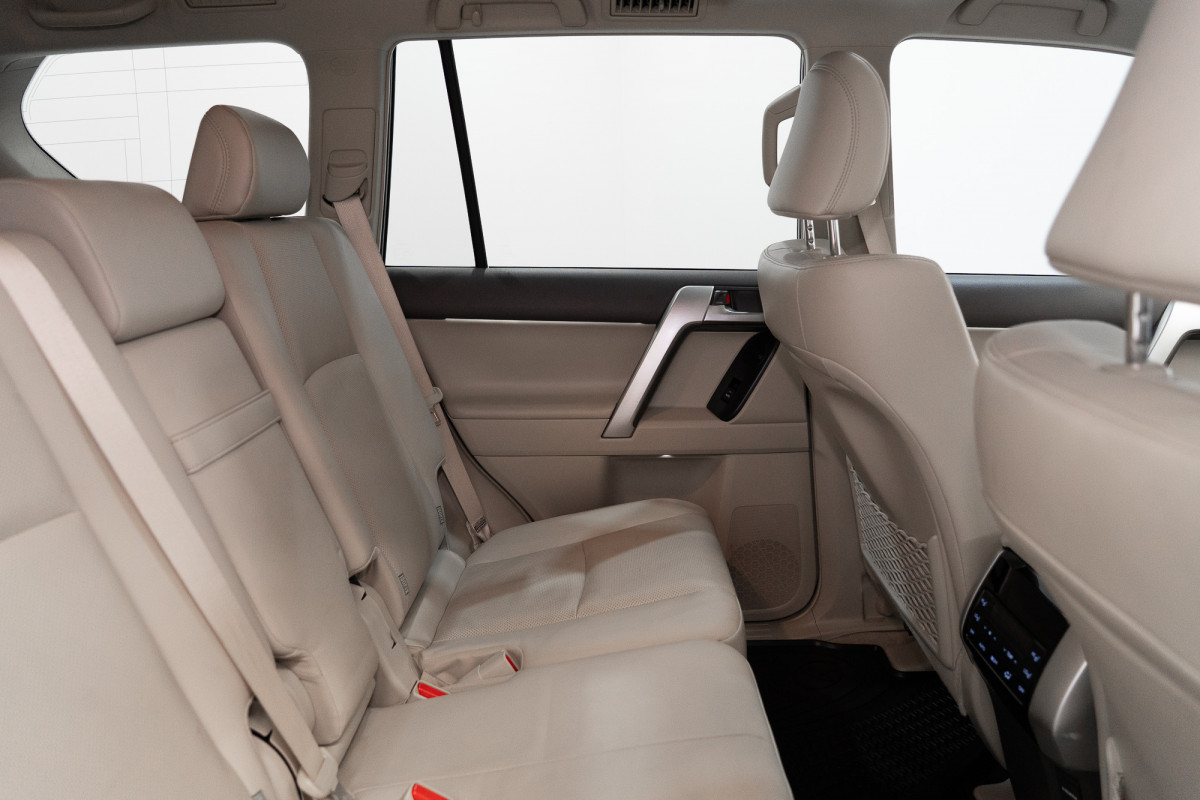 2023 Toyota LandCruiser Prado Prado Kakadu SUV Image 3