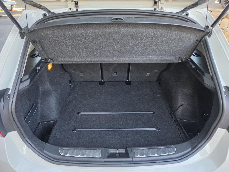 2014 MY15 BMW X1 E84 sDrive18d SUV Image 16