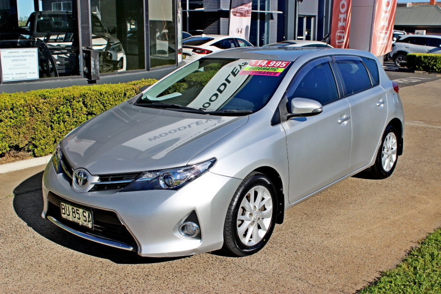 2013 Toyota Corolla ZRE182R Ascent Sport Hatch Image 1
