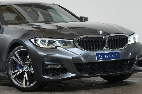 2021 BMW 3 Series 30i M Sport Sedan Image 2