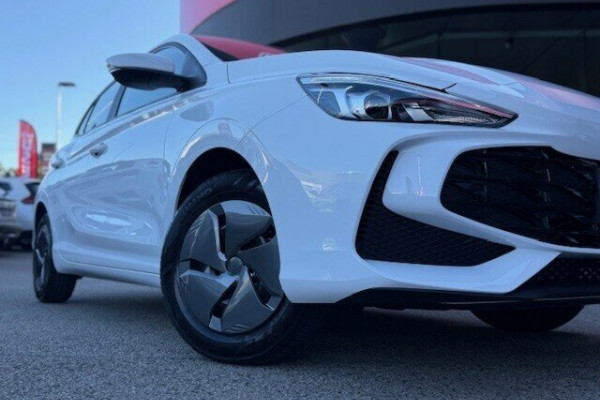 2025 MY25.5 MG MG3 ZP22 Vibe Hatch Image 3