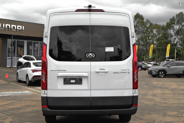 2024 LDV Deliver 9 12-Seat Bus