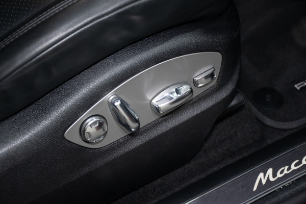 2022 Porsche Macan S SUV Image 14