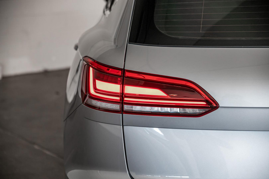 2022 Volkswagen Touareg CR 170TDI SUV Image 9