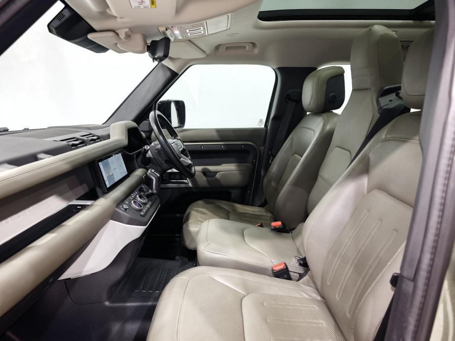 2021 Land Rover Defender L663 110 D300 SE SUV Image 3