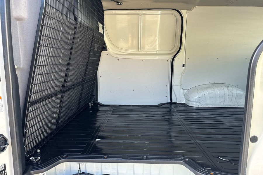 2022 Toyota HiAce GDH300R  Van Image 8