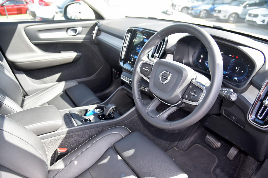 2024 MY25 Volvo XC40 XZ Plus B4 SUV Image 8