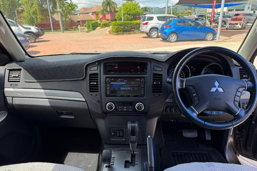2013 MY14 Mitsubishi Pajero NW VR-X SUV Image 12