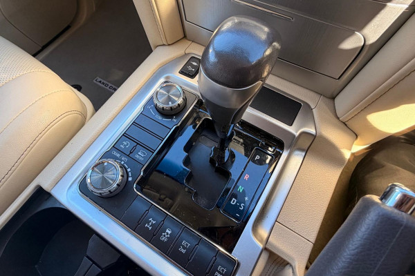 2016 Toyota LandCruiser VDJ200R VX SUV Image 22