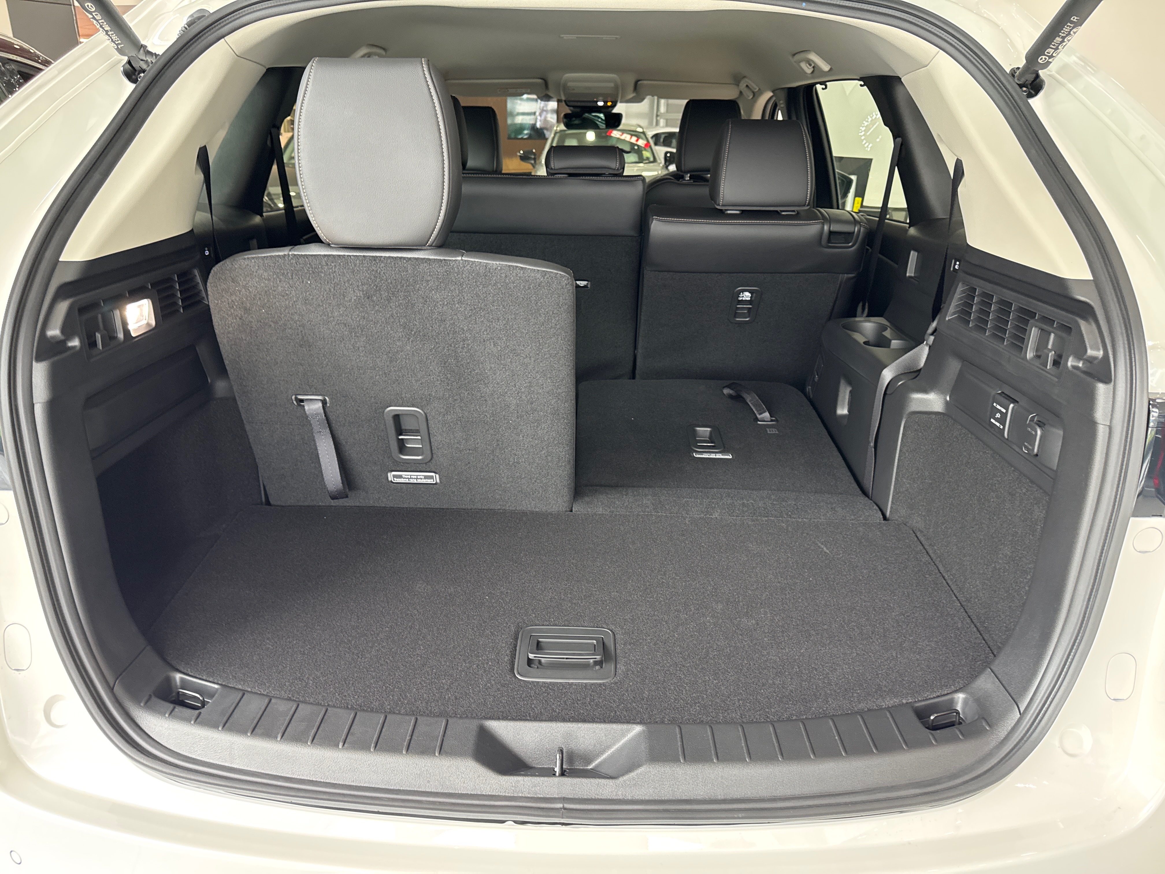 2024 Mazda CX-80 KL G40e Touring SUV Image 19