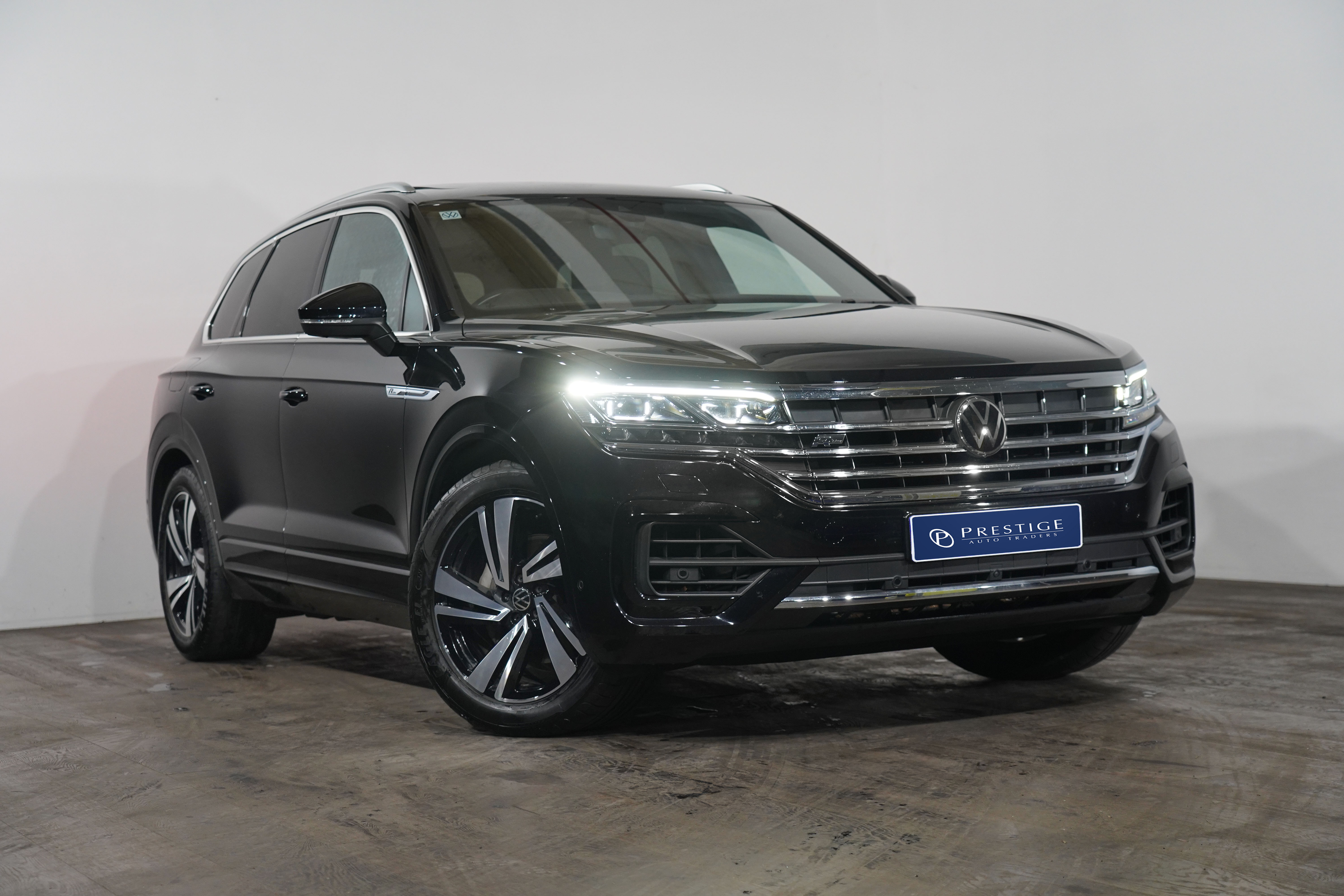 Used 2021 Volkswagen Touareg 210tdi R-Line #P77418 | Prestige Auto Traders