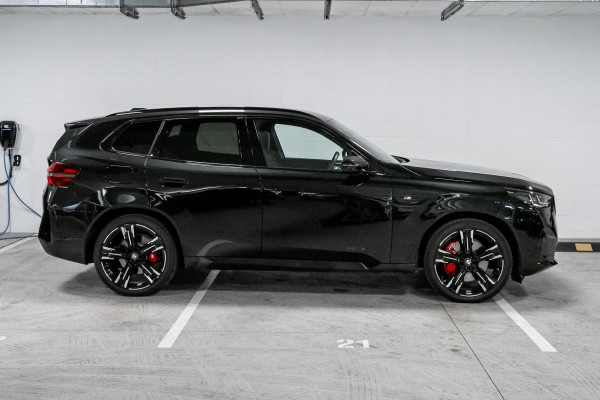 2025 BMW X3 G45 40d xDrive SUV image 3