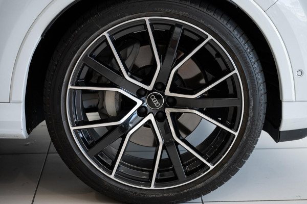 2025 Audi Q7 4M 50 TDI S line SUV image 24