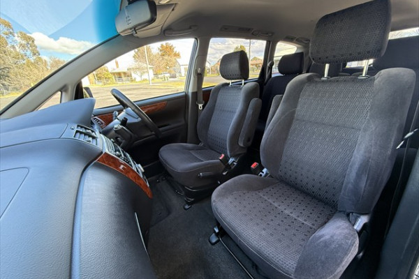 2007 Toyota Avensis Verso Ultima Wagon Image 14