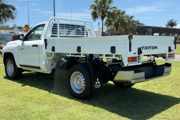 2026 Mitsubishi Triton MV  GLX Cab Chassis Image 5