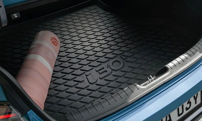 Cargo liner tray