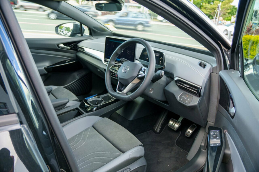 2025 Volkswagen ID. 5 E2 Pro SUV Image 15