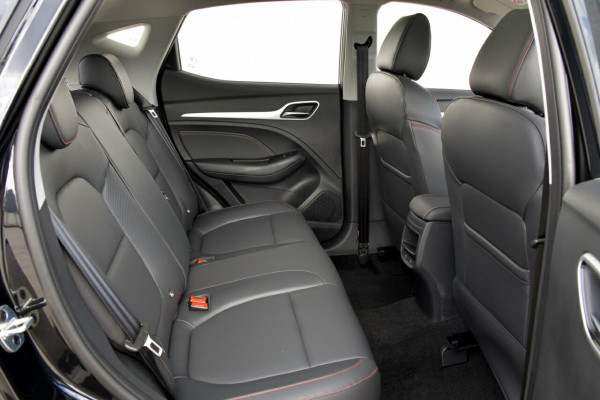 2024 MG ZST S13 Essence SUV Image 5