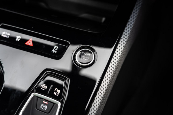 2025 Audi A5 B10 e-hybrid S-Line Wagon image 17