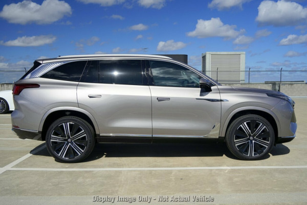 2025 MG QS IS31 Essence SUV Image 4